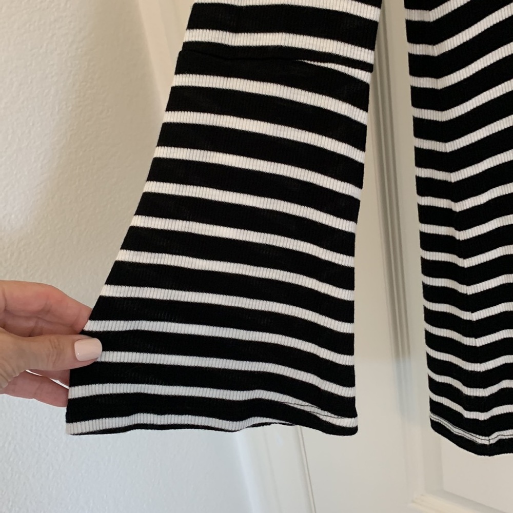 ON stripe top. - Picture 2 of 6